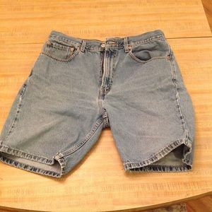 Levi VINTAGE shorts - size 34 - Good Condition